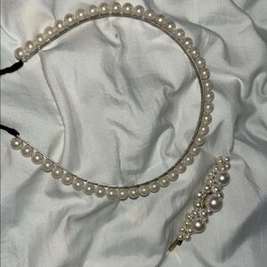 Cream Pearl and Crystal Hair Accessory